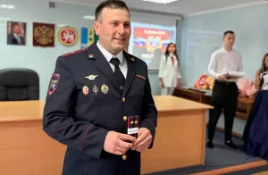 Түбән Каманың баш автоинспекторы Илдар Әхмәтҗановка «полиция подполковнигы» исеме бирелде