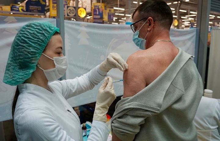 26 мартта, җомга “Лента” һәм “Ситимол” сәүдә үзәкләрендә коронавируска каршы прививка ясаячаклар