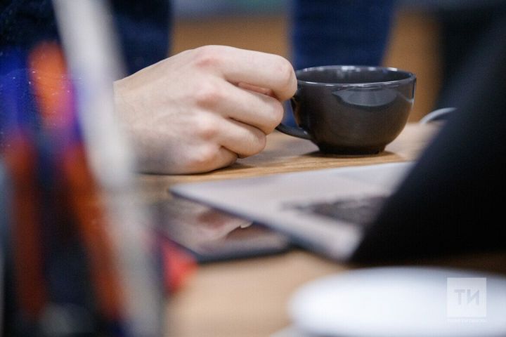 Невролог Тимур Хәйбуллин йокы килгәндә кофе һәм энергетиклар эчүнең зыянын әйтте