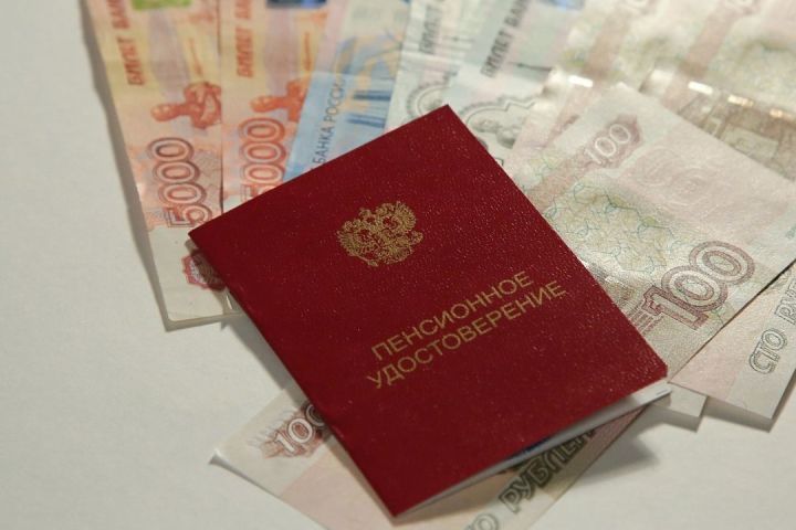 Татарстанда пенсия алу өчен стажны санаганда нәрсә исәпкә алыну турында сөйләделәр