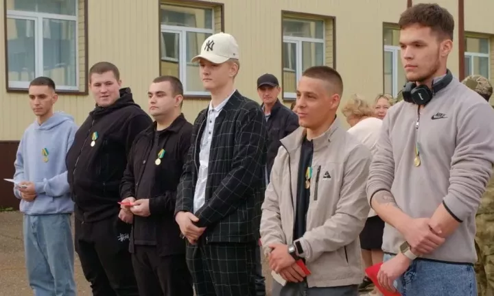 Түбән Кама егетләрен диверсантлардан чикне саклаган өчен медальләр белән бүләкләделәр