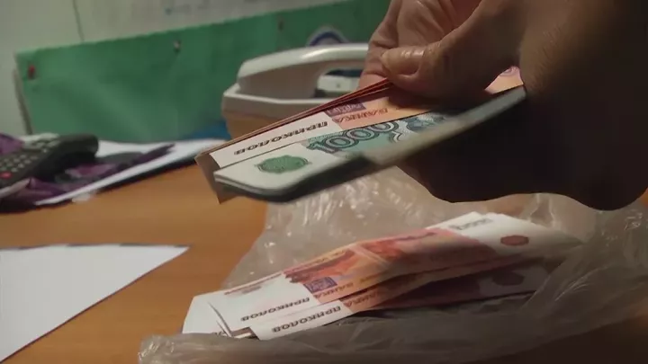 Түбән Камада пенсионер мошенникларга 1,6 млн сум акчасын күчергән