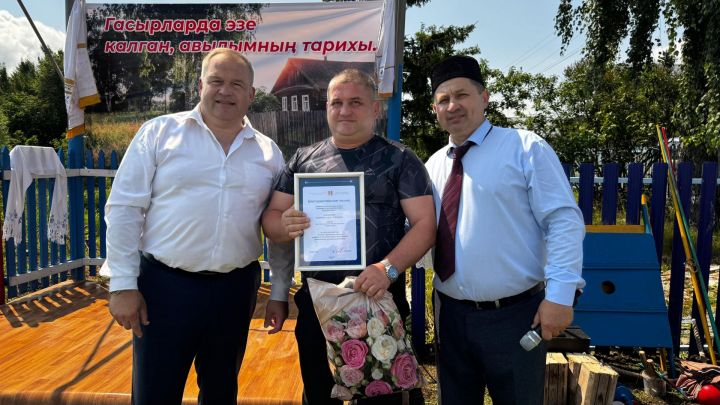 Түбән Кама районындагы авылның 100 еллыгын билгеләп үттеләр һәм мемориал ачтылар