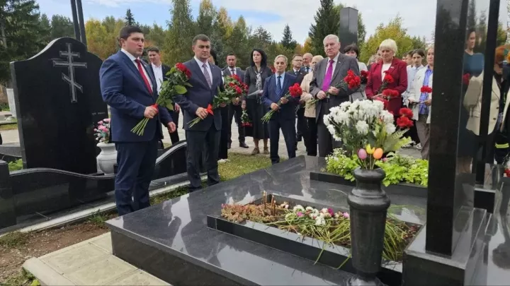Шәһәр көнендә түбәнкамалылар беренче төзүчеләрне искә алдылар