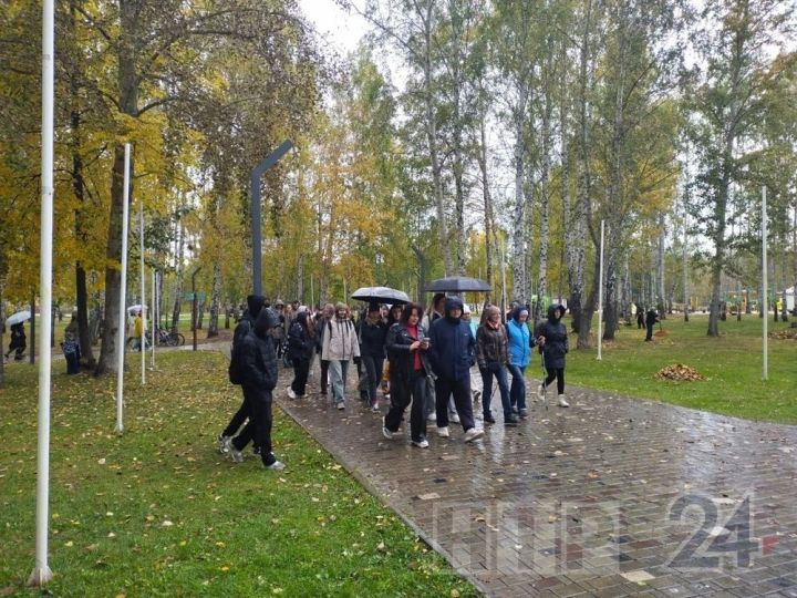 Түбәнкамалылар «Гаилә» паркы һәм Вахитов проспектындагы яңа сквер буйлап 10 мең адым үттеләр