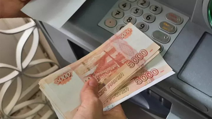 Түбәнкамалы 1,3 млн сумлык кредит җыйган һәм аларны мошенникларга җибәргән