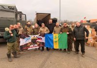 Түбән Кама мэры МХО зонасында сугышчыларга гуманитар ярдәм тапшырды