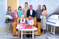 Түбән Камада Нигъмәтуллиннар гаиләсе зөбәрҗәт туйларын билгеләп үтте