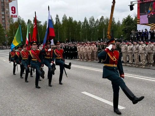 35 меңгә якын түбәнкамалы Җиңү көнендә бәйрәм чараларында булган