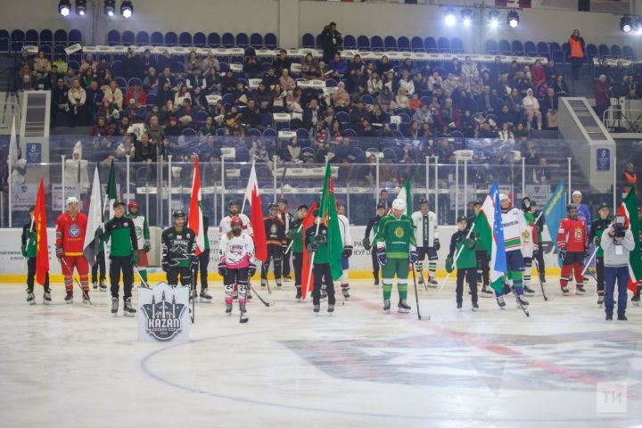 Казанда ислам илләре командалары арасында хоккей турниры бара