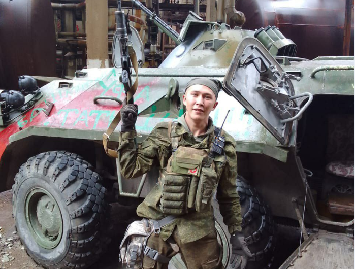 Украина хәрбиләренең БТР машинасын куып алып киткән Фәнис Хөсәенов белән хушлаштылар
