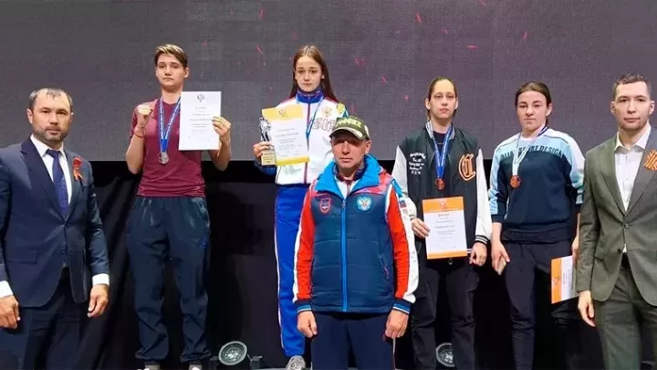 Түбәнкамалы кикбоксинг буенча Россия беренчелегендә призер булды