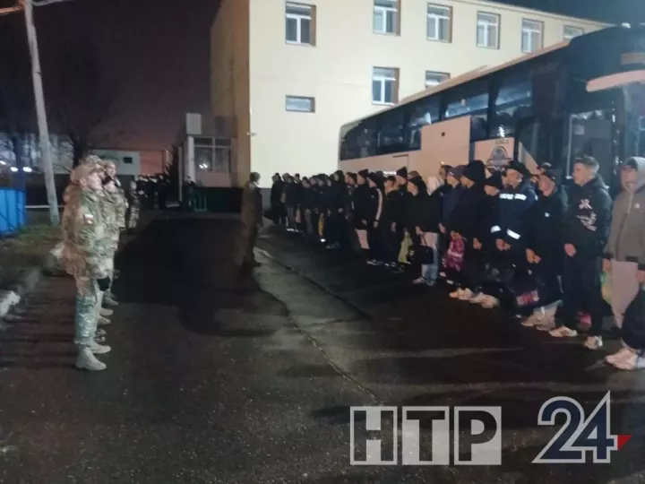 Дүшәмбе 54 түбәнкамалыны армиягә озаттылар