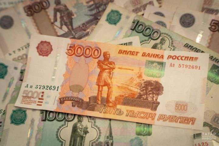 Татарстанлыларның кайсылары ноябрь ае өчен арттырылган хезмәт хакы алачак?