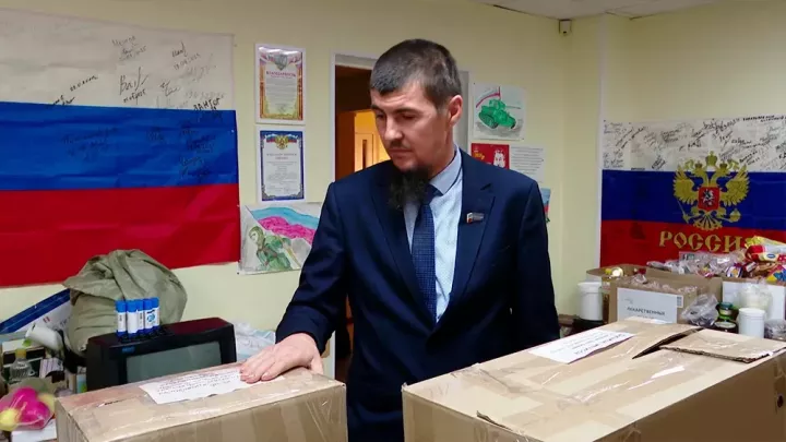 Кайнатмадан медикаментларга кадәр: Түбән Уратма авылында яшәүчеләр сугышчылар өчен гуманитар ярдәм җыйды