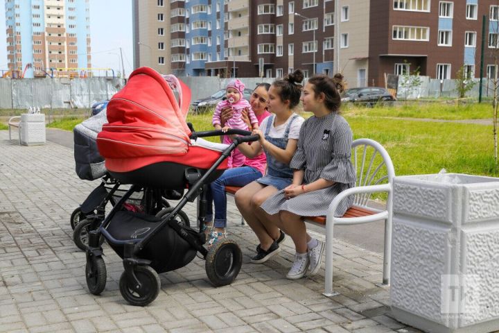 Татарстанлыларга пенсия күләменә декрет һәм хезмәт стажы ничек тәэсир итүен аңлаттылар