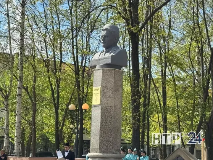 Түбән Камада Тукайның 139 еллыгын һәм Туган тел көнен билгеләп үтәләр