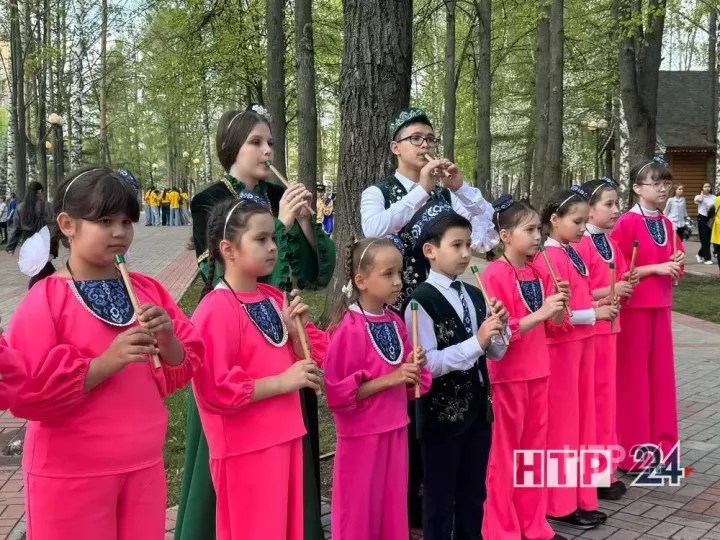 Түбән Камада Тукайның 139 еллыгын һәм Туган тел көнен билгеләп үтәләр