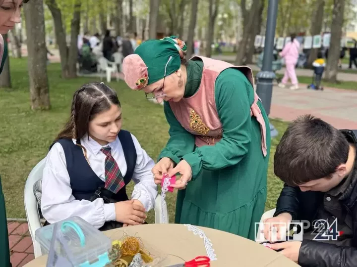 Түбән Камада Тукайның 139 еллыгын һәм Туган тел көнен билгеләп үтәләр