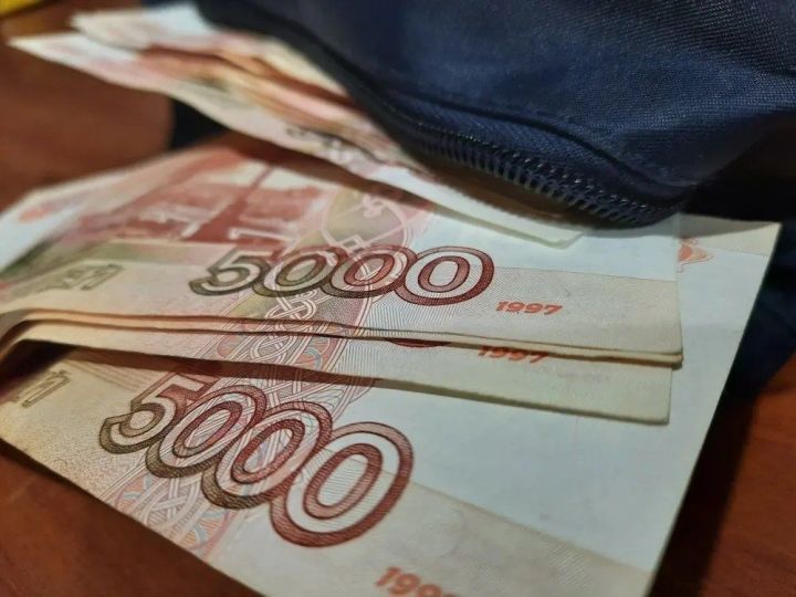 Дәүләт Думасында кемнәрнең ай саен өстәмә 11 мең сум алачакларын әйттеләр