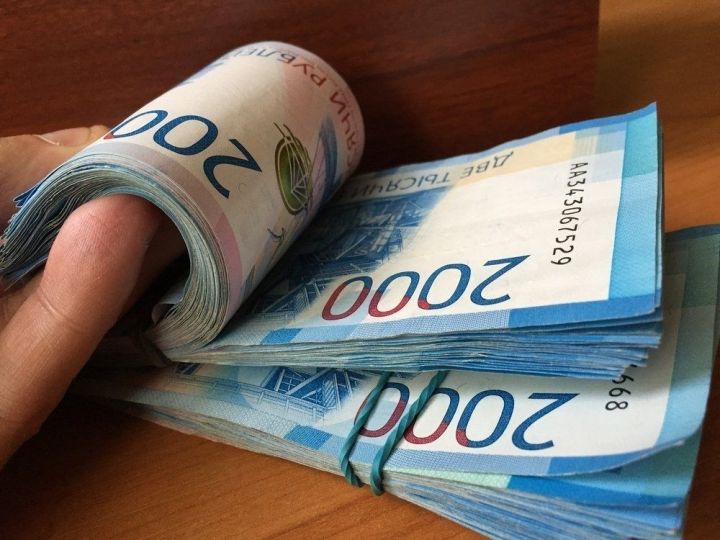 Россиядә кемнәрнең хезмәт хакы 300 меңнән күбрәк икәне билгеле
