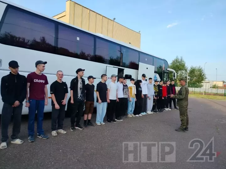 Бүген Түбән Камадан 18 егет армиягә китте