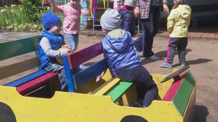 Татарстанда авыр тормыш хәлендә калган гаиләләргә ярдәм итәләр