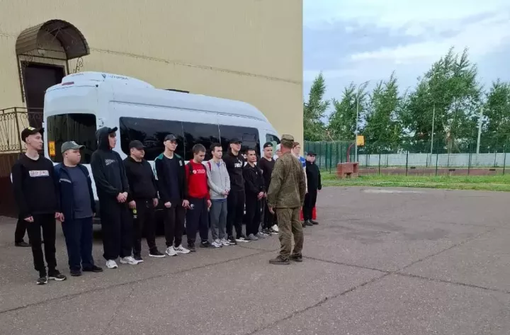 Түбән Камадан тагын 13 егет армиягә китте