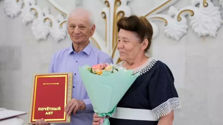Түбән Камада яшәүче гаилә бергә яшәүләренең 50 еллыгын билгеләп үтте