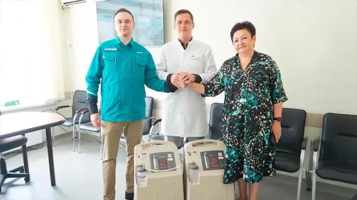 НКНХ Түбән Кама хастаханәсенә ике яңа кислород концентраторы бүләк итте