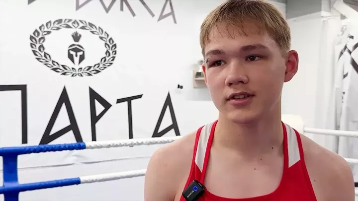 Түбәнкамалы Низам Таҗиев 13-14 яшьлек яшүсмерләр арасында бокс буенча Россия беренчелегендә икенче урынны алды