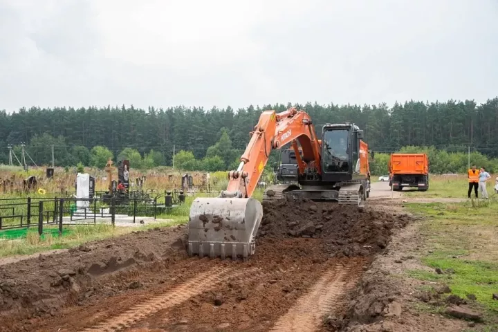 Түбән Камада шәһәр зиратына керү юлын ремонтлый башладылар