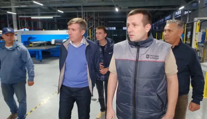 Татарстан икътисад министры Түбән Камада сәнәгать паркында булды