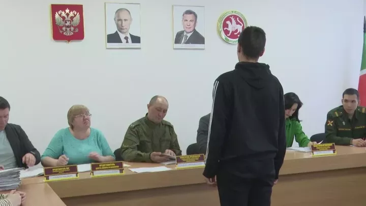 1 октябрьдә армиягә көзге чакырылыш башлана