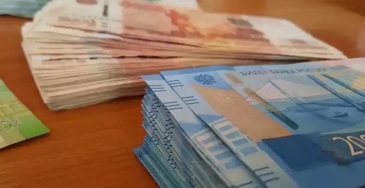 Түбәнкамалы мошенникларга ышанып, 3,6 миллион сумга якын акчасын югалткан