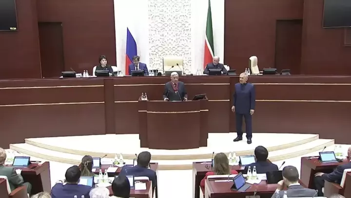 Фәрит Мөхәммәтшин Татарстан Дәүләт Советы рәисе вазифасыннан китә